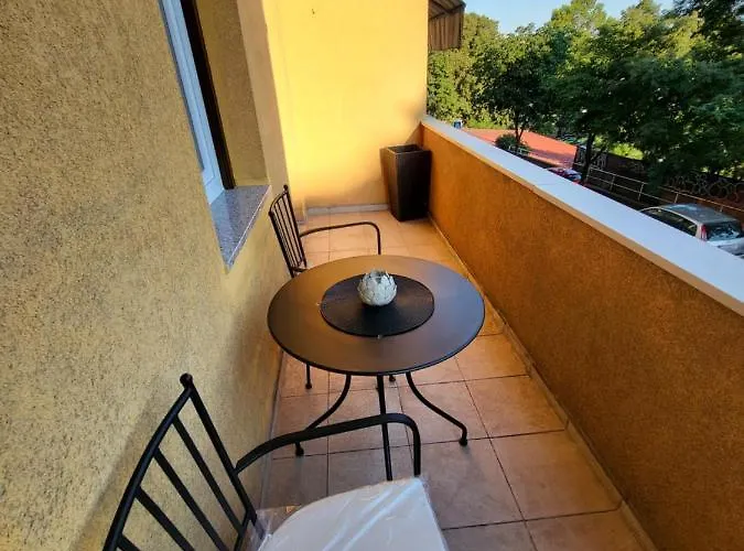 With Free Parking And Large Balcony Apartment Rijeka