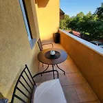 With Free Parking And Large Balcony Apartamento Rijeka