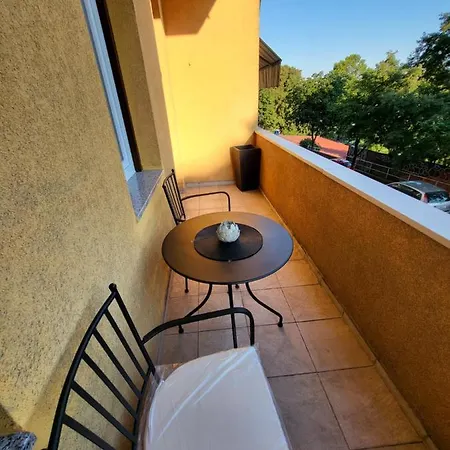 With Free Parking And Large Balcony Apartamento Rijeka