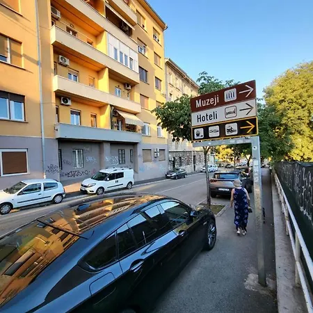 With Free Parking And Large Balcony * Rijeka