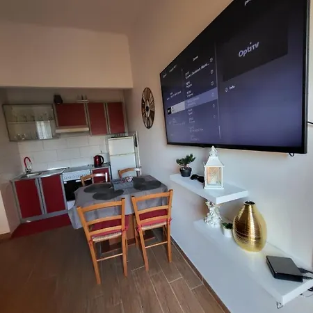 With Free Parking And Large Balcony