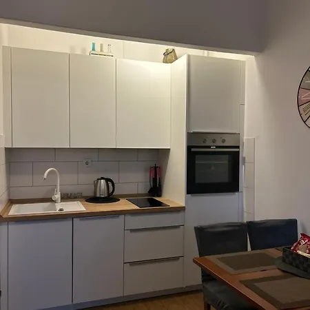 Apartment With Free Parking And Large Balcony