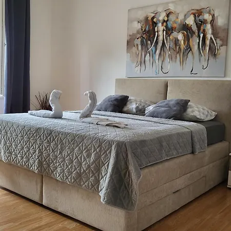 With Free Parking And Large Balcony *