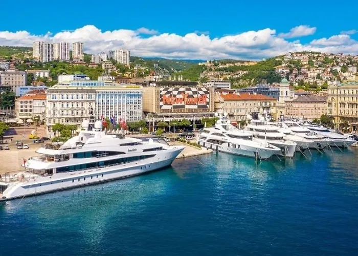 With Free Parking And Large Balcony Rijeka