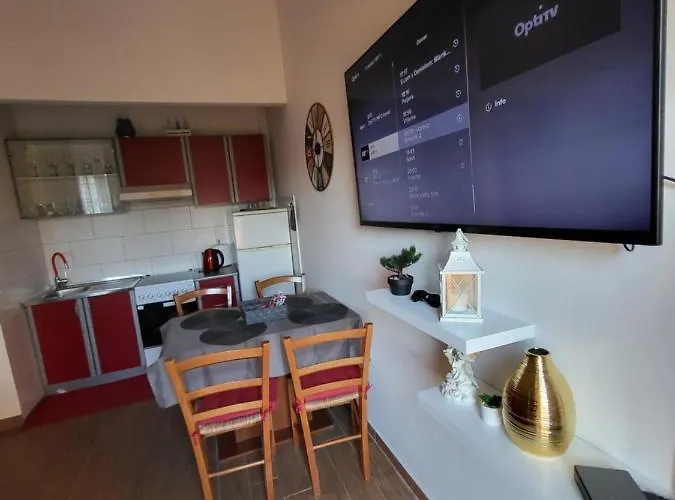 With Free Parking And Large Balcony